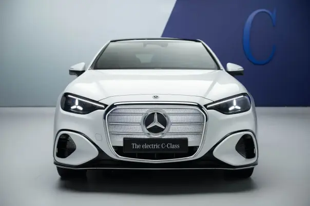 Mercedes・w520・Cクラス Electric・フロント