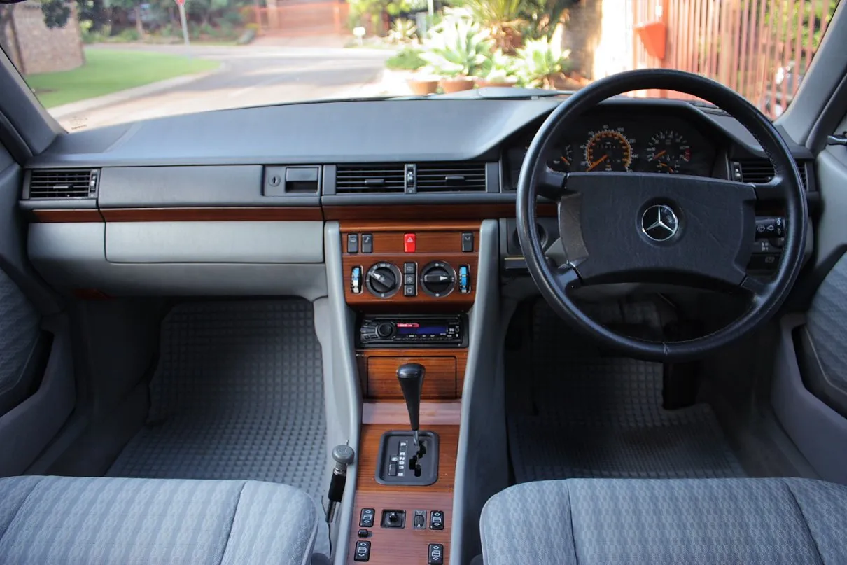 Mercedes,C124,Tableau de bord