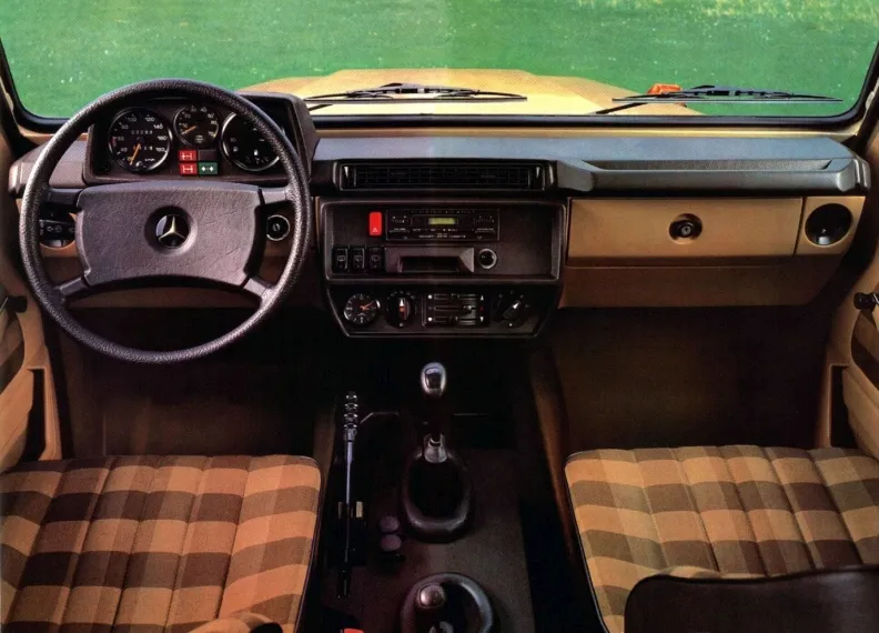 Mercedes,W460,Classe G,empattement longue,Tableau de bord,1986