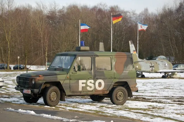 Mercedes,W461,G-class,long,military1,front