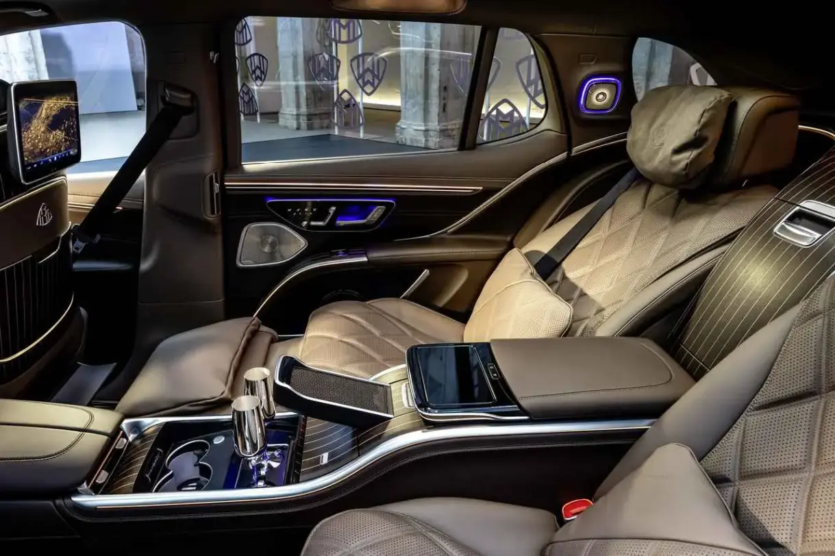 Mercedes-Maybach・z296・EQS SUV・Innenansicht