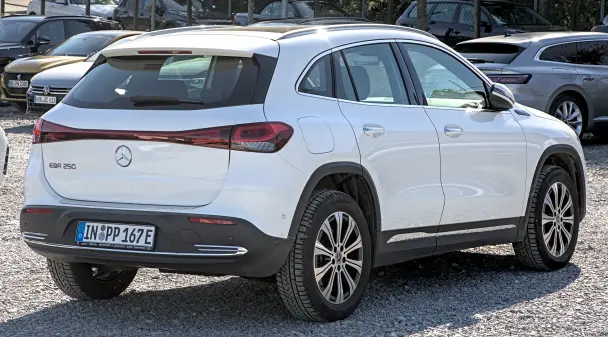 Mercedes・h243・GLA・Rückansicht