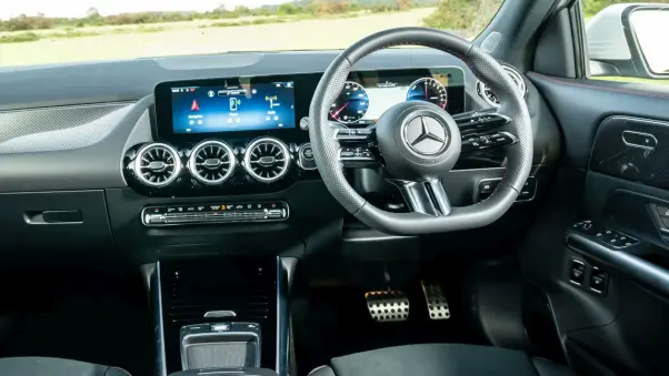 Mercedes,h247,GLA,dashboard