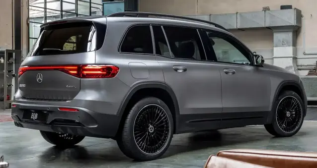 メルセデス・x243・EQB・リヤ