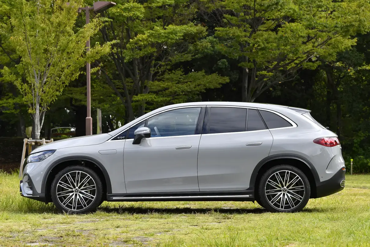 メルセデス・X294・EQE SUV・サイドビュー