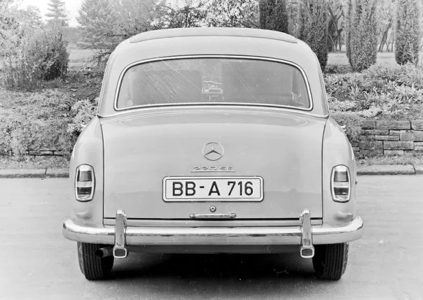 Mercedes,W180,arrière