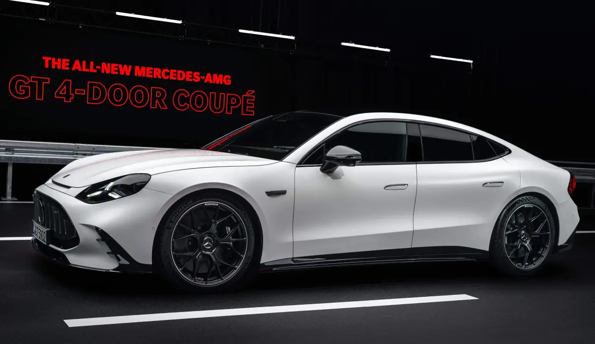 Mercedes・C590・AMG GT 4door coupe・Side view