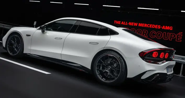 Mercedes・C590・AMG GT 4door coupe・Side view
