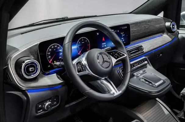 Mercedes・V447・EQV・Lang・Instrumententafel