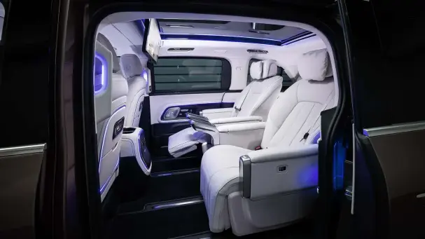 Mercedes・W449.VLE・Interior