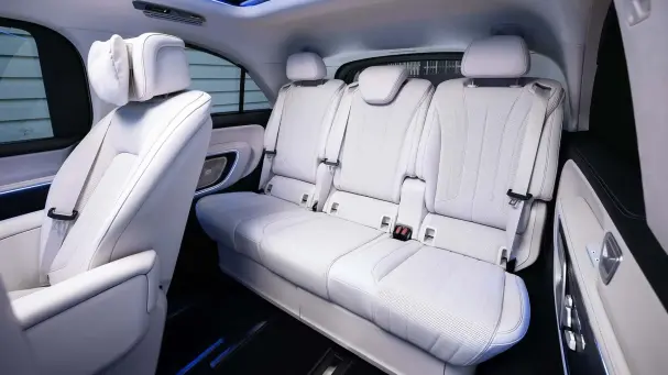 Mercedes・W449.VLE・Interior